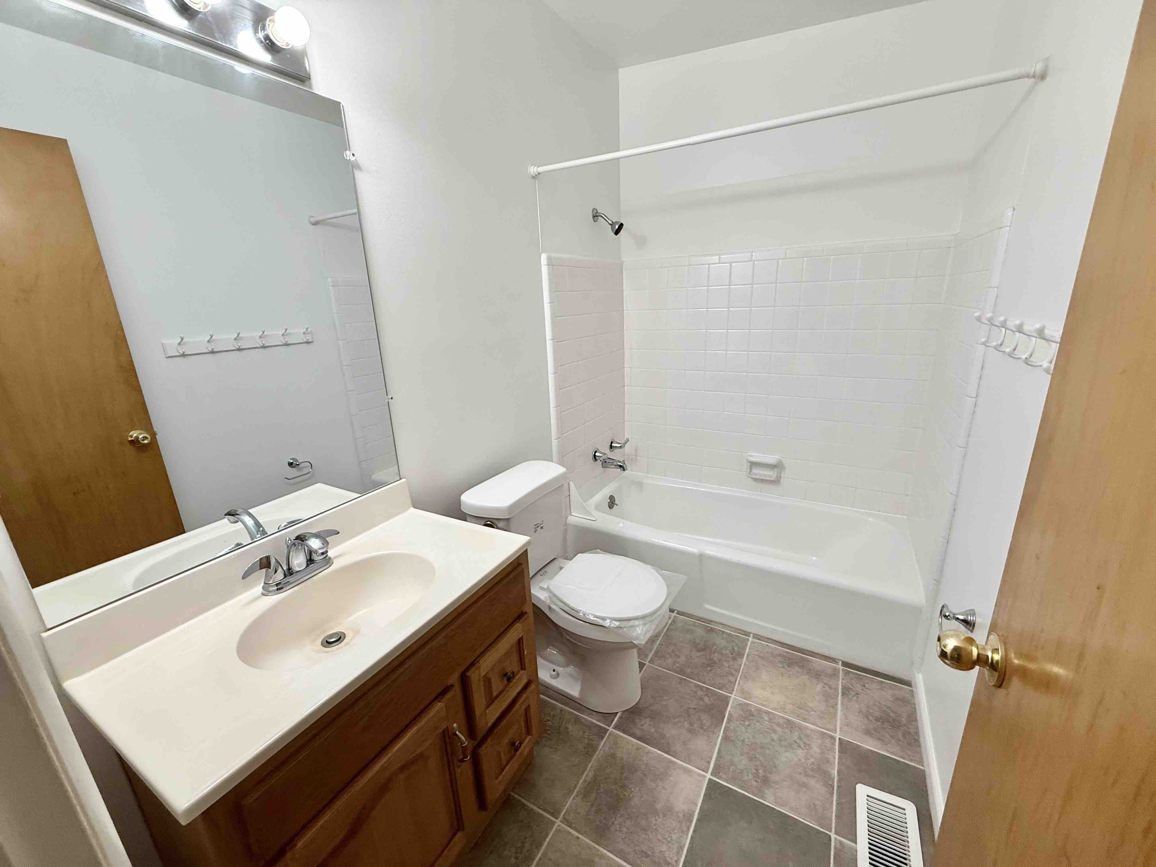 Updated bathroom with modern fixtures